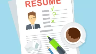 Illustratie van een cv met foto, markeerstift, pen en koffiekop op een tafel.