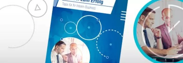 Zakelijke brochure in het Duits met cirkelvormige elementen en twee mensen die in een kantoor discussiëren.
