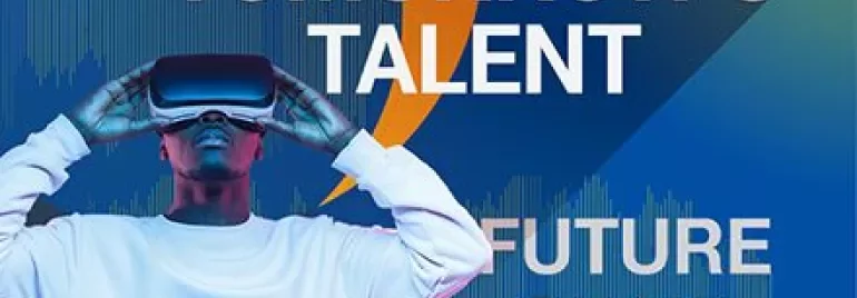 Personne portant un casque VR avec le texte 'Tomorrow's Talent Future of HR' sur fond bleu.